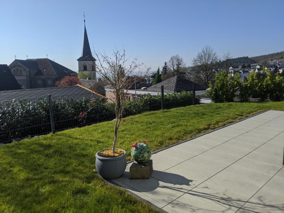 Ferienwohnungen Pellenzblick - Wohnen Auf Zeit - Nickenich Bagian luar foto