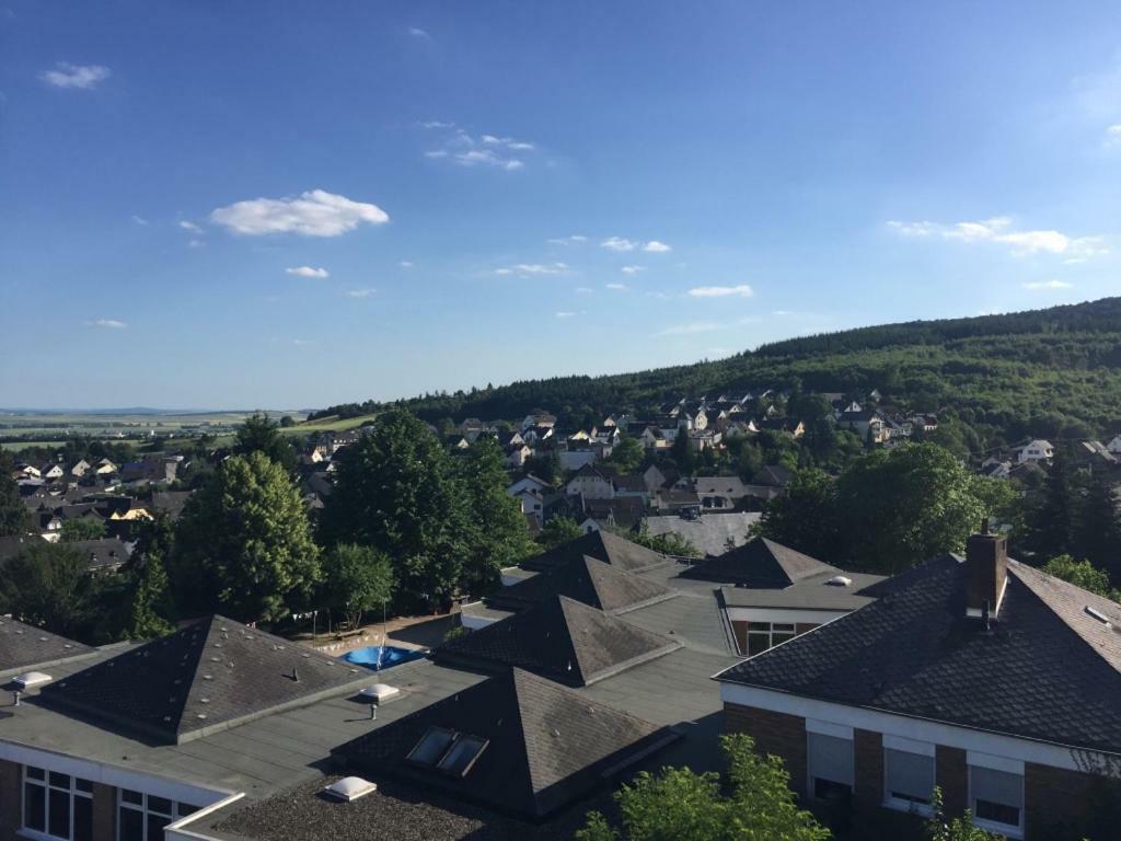Ferienwohnungen Pellenzblick - Wohnen Auf Zeit - Nickenich Bagian luar foto